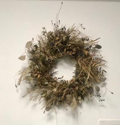 Daruji autorské divoké věnce ze sušiny