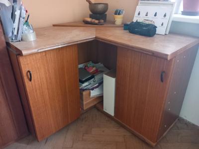 Daruji rohový stůl