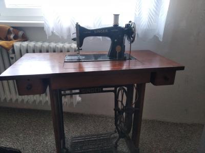 Šlapací šicí stroj