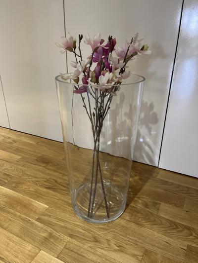 IKEA, skleněná váza, umělé květiny