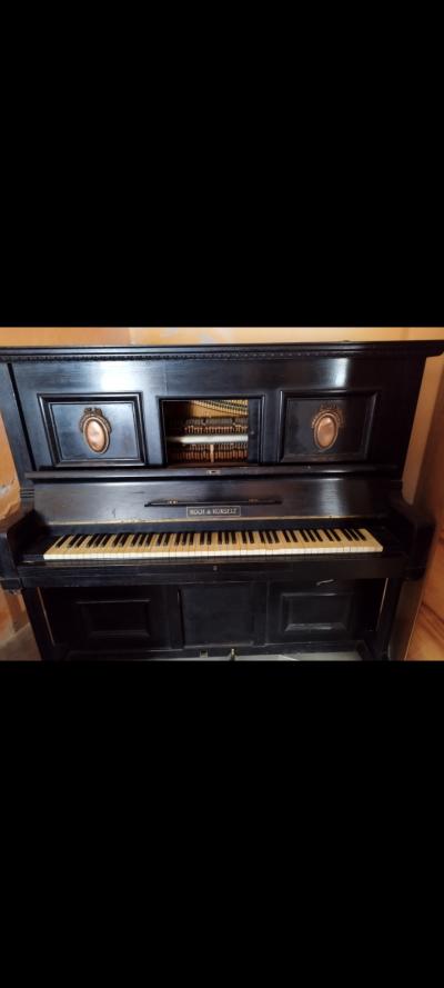 Staré piano