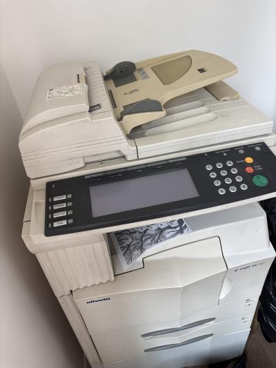 Tiskarna Olivetti d-Copia 25