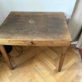 Stolek dřevěný