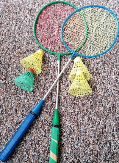 Badminton set