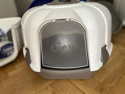 Rohová krytá toaleta pro kočky - 3 kusy