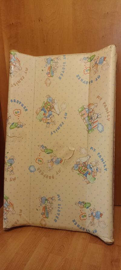 Přebalovací podložka na vanu