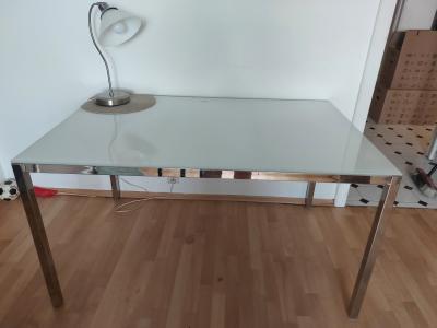 Daruji jídelní stůl IKEA, top stav