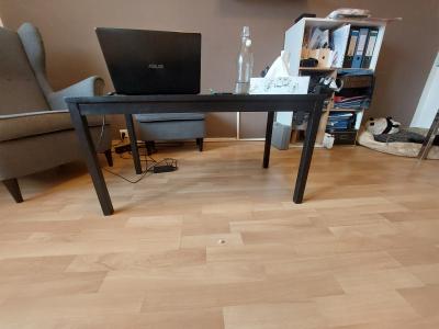 Daruji konferenční stolek