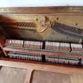 Starý klavír