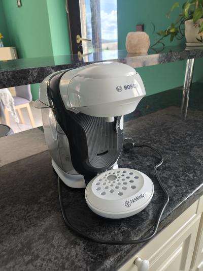 Daruji kavovar tassimo