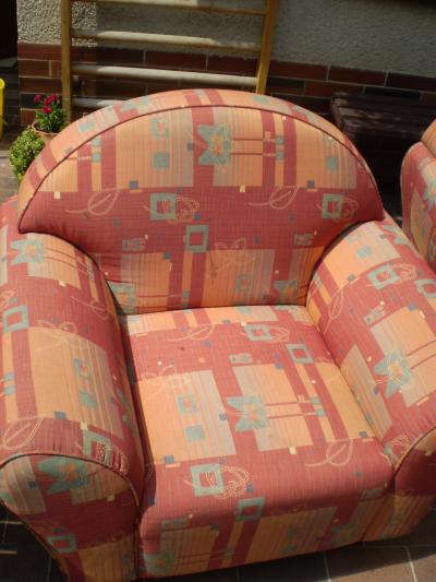 Křeslo čalouněné