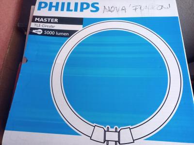 Kruhová zářivka.. Philips 60W Lumen