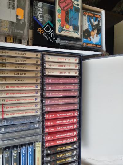 Kazety magnetofonové