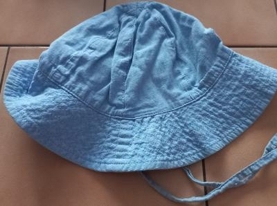 Klobouček vel.74-80