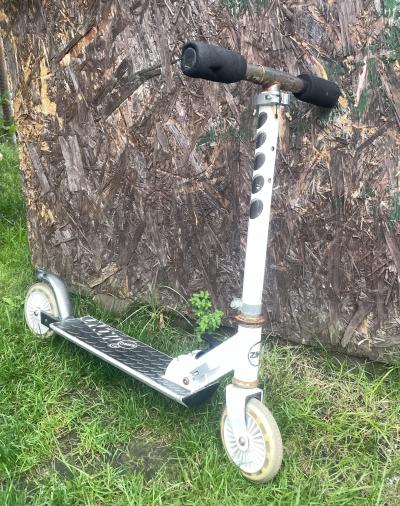 Starší dětská koloběžka