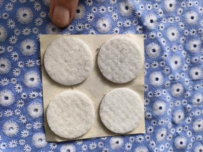 4ks nalepovací textil pod nábytek