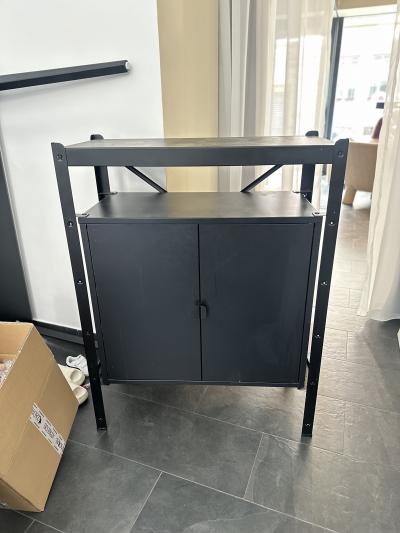 Černá skřínka IKEA