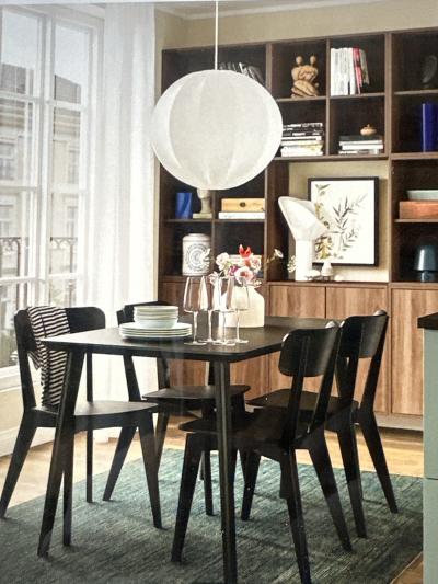 Černý jídelní stůl IKEA LISABO