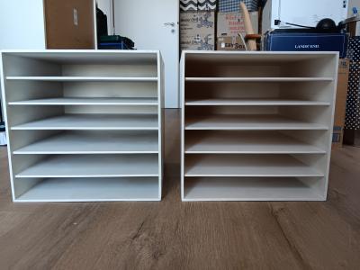 Dva bílé noční stolky 35 X 35 cm