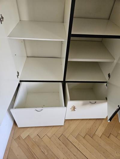 Daruji bílé plně funkční skříně (IKEA) 240x200x60 cm