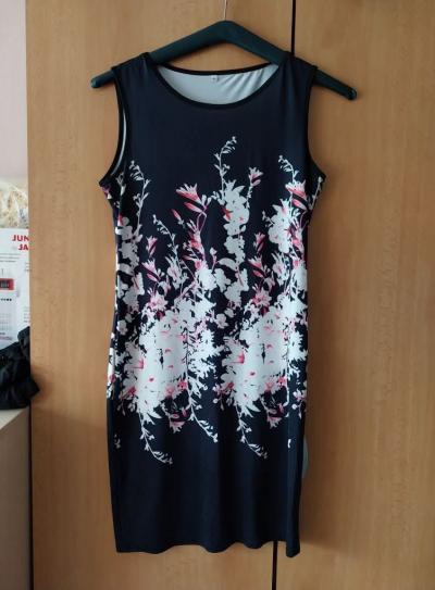 Dámské šaty velikost L