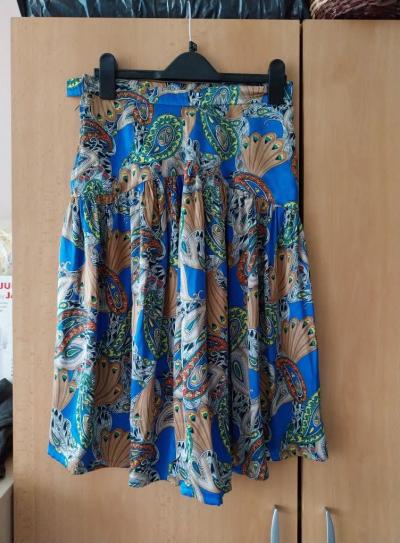 Dámská sukně velikost L