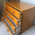 Komoda se čtyřmi šuplíky