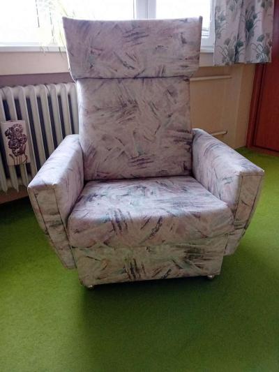 Daruji ušák a 2 taburety - Praha 4