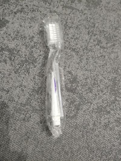 Jednorázový kartáček s pastou