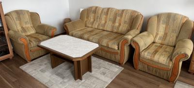 Sedačka + 2 křesla + stolek
