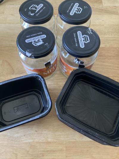 Sklenice, plastové obaly