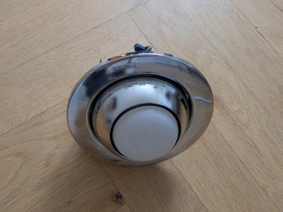 Chromované stropní světlo