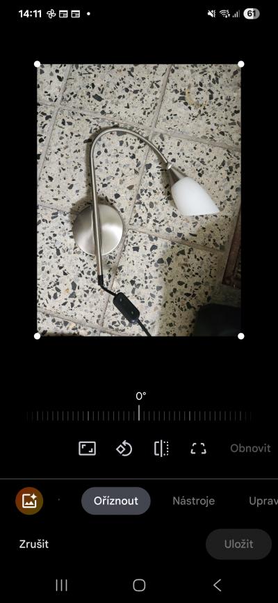 Dva stejné lustry na zeď