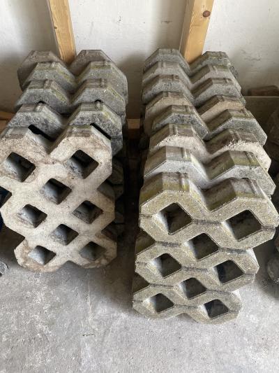 Daruji betonové zatravňovací dlažba