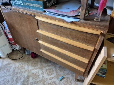 Skříňka se šuplíky