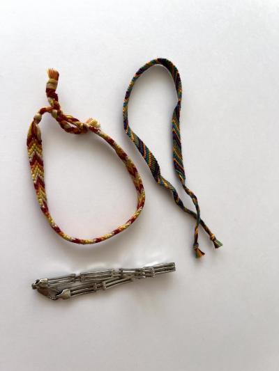 Bižuterie - náramky, dva ručně pletené