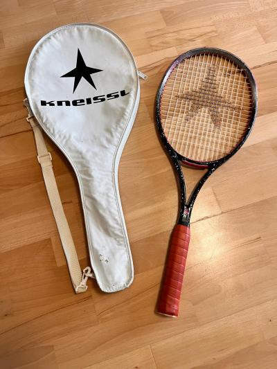 Daruji tenisovou raketu