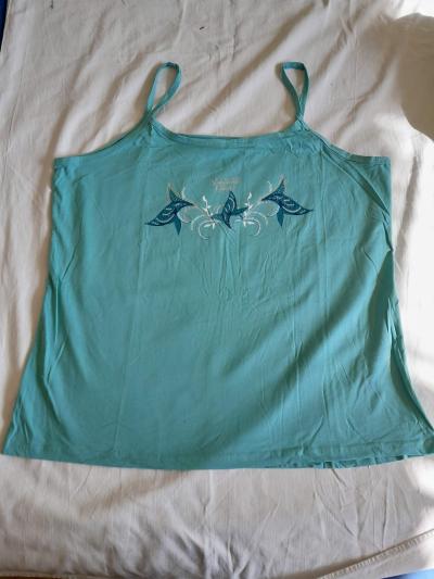 horní díl pyžama zelené