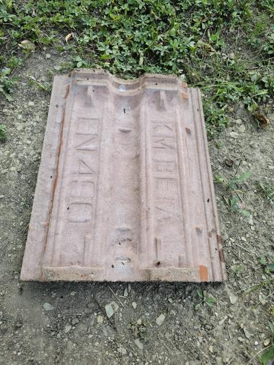 Střešní tašky, nepoužité