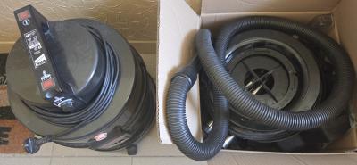 Vysavač / tepovač VAX 4100