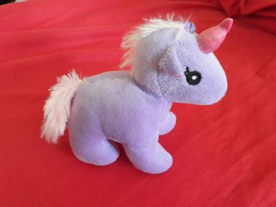 plyšák jednorožec