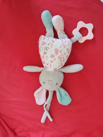 plyšová hračka pro malé děti