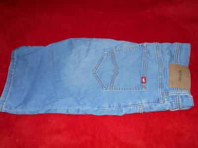 Džínové kraťasy  zn. Mustang vel 33