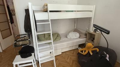 palanda - kvalitní dřevo, bílá barva, zachovalá - spěchá