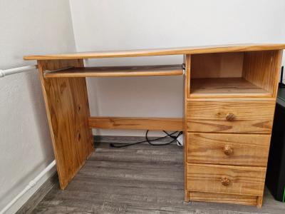 Počítačový stůl