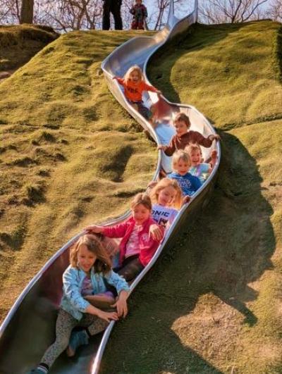 výbava do komunitní školy