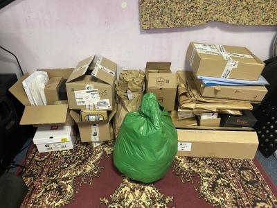 Krabice, balicí papír a bublinkové folie