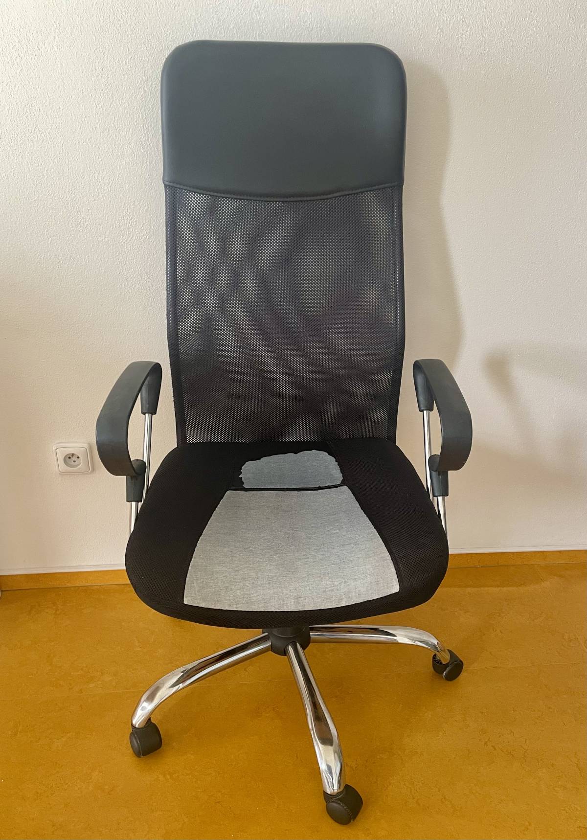 Daruji za odvoz za odvoz kancelarskou zidli | VšezaOdvoz