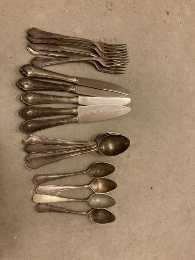 retro příbory k vyčištění