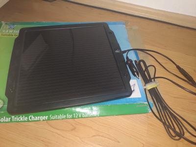 Solární dobijčka a zkoušečka autobaterie